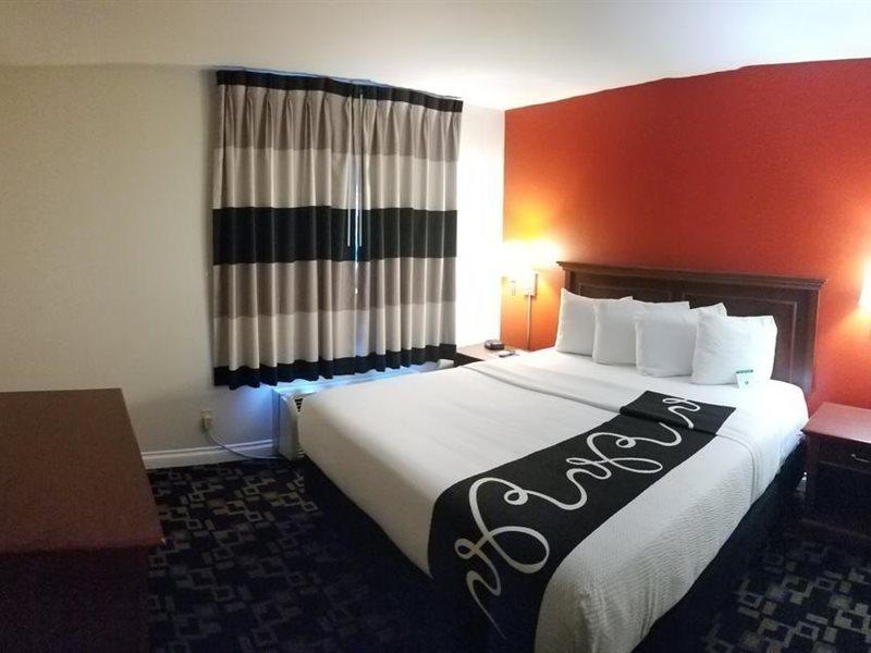 Hotel Ramada By Wyndham Oceanside Zewnętrze zdjęcie